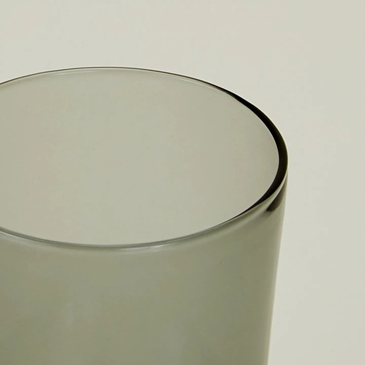 Medium Essential Glassware Set of 4 (Smoke)